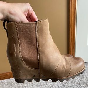 Sorel tan boots
